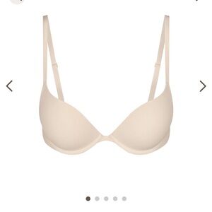 Skims NWOT fits everybody super push up bra